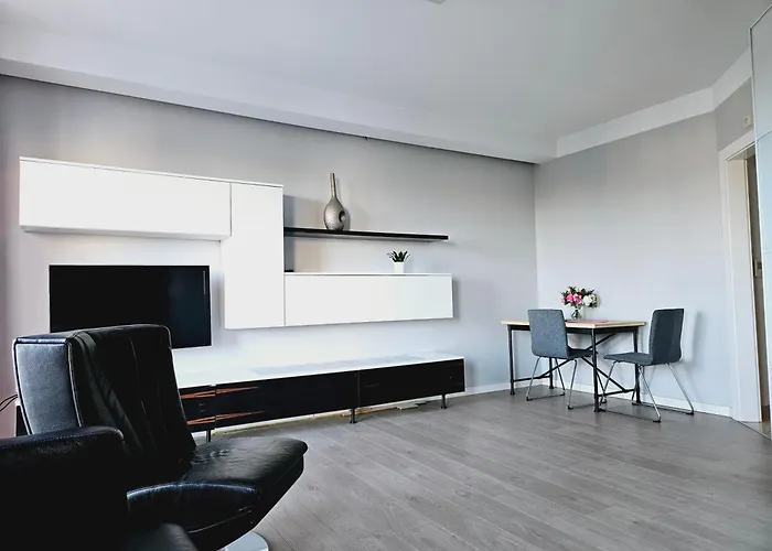 5 Pietro Apartamentowca W Sercu Poznania